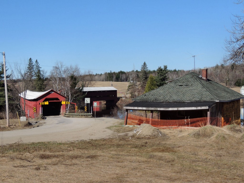 # 61-33-02 & 03 ferme-rouge 2015 Gérald Arbour N2